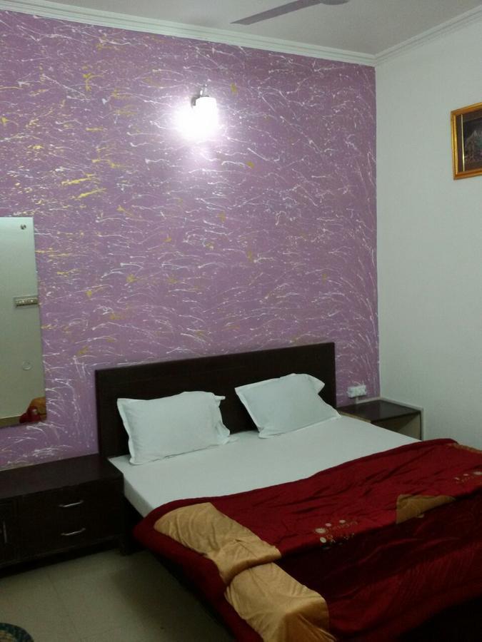 Hotel Aashiyana Агра Экстерьер фото