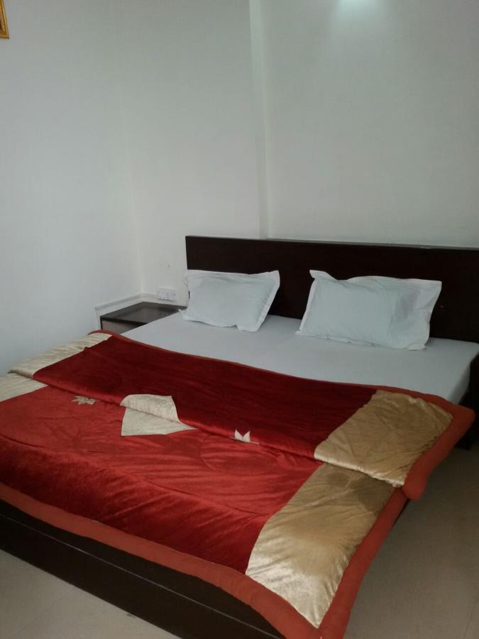 Hotel Aashiyana Агра Экстерьер фото