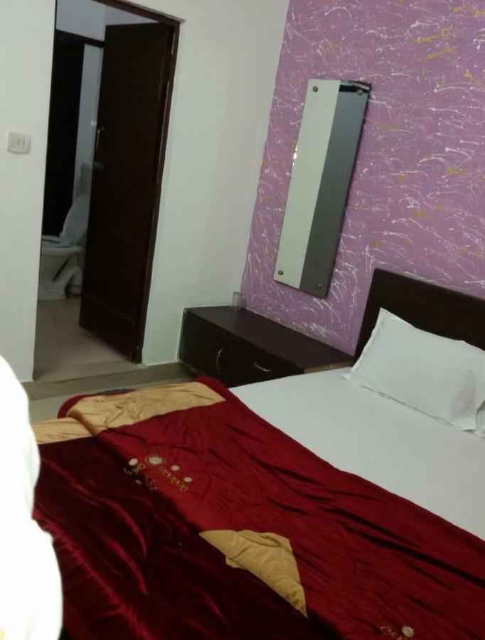 Hotel Aashiyana Агра Экстерьер фото