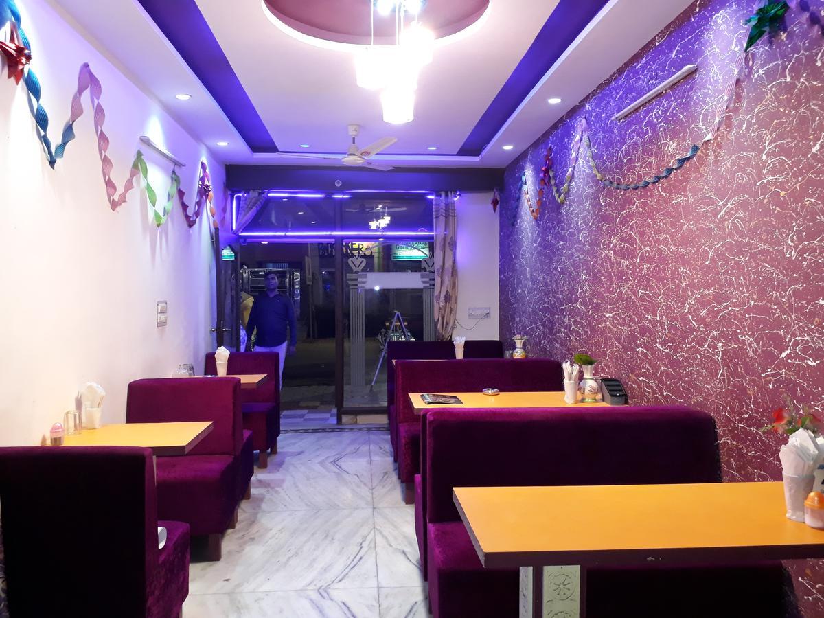 Hotel Aashiyana Агра Экстерьер фото