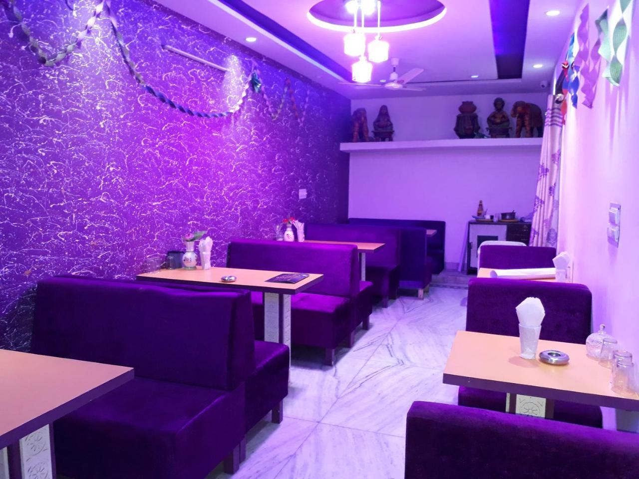 Hotel Aashiyana Агра Экстерьер фото
